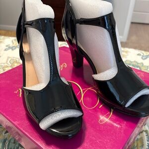 Easy Street Black Patent Flash shoes